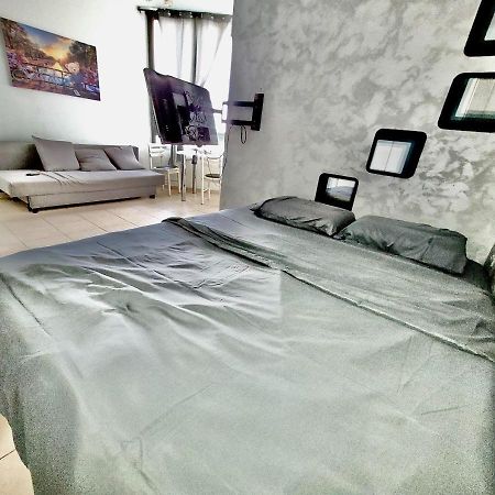 סטודיו על הים Bat Yam Exterior foto